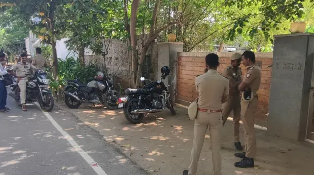 கரூர், விஜய் பரப்புரை கூட்ட நெரிசல், தவெக கூட்டம் 