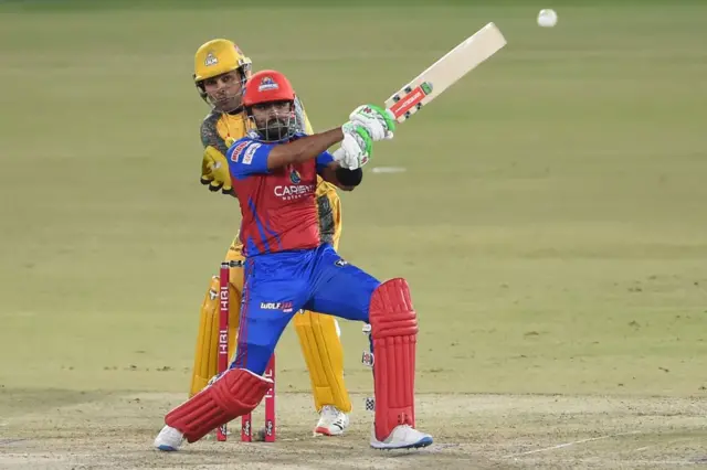 Jeyden Jeyms bilan fotosessiya Yalangoch chiroyli yigitlar erkaklar