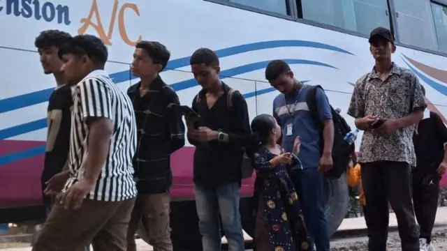 नेपाल फर्कनेहरू पनि धेरै छन् 