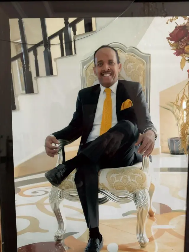 ካብ ሳርቶ ክሳዕ መገዲ ቢልዮነር