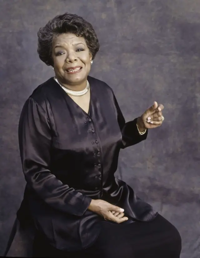 Séance de portraits de Maya Angelou 1996
L'icône culturelle Maya Angelou pose pour une photo en décembre 1996 à Winston-Salem, en Caroline du Nord. 