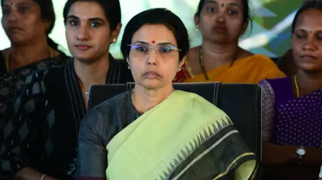 బస్సు యాత్రలు 