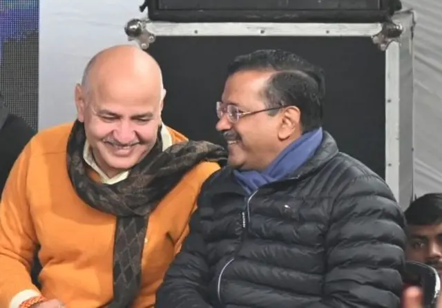 আপের একাধিক শীর্ষ নেতার বিরুদ্ধে নানা রকম অভিযোগ উঠেছে