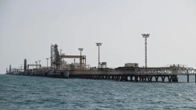 फ़ारस की खाड़ी में होने वाले युद्ध पूरी दुनिया के लिए संकट पैदा कर देते हैं (फ़ाइल फ़ोटो)