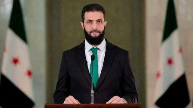 أحمد الشرع يتعهد بتحقيق السلم الأهلي وإتمام وحدة الأراضي السورية، وترحيب بتوليه رئاسة المرحلة الانتقالية - BBC News عربي
