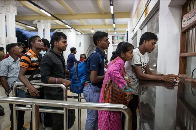 "ප්‍රවේශපත්‍ර වෙන් කර ගත හැකි දුම්රිය ස්ථාන 50ක් පමණ තිබෙනවා"