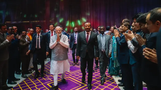 የሕንዱ ጠቅላይ ሚኒስትር ናሬንድራ ሞዲ ከጠቅላይ ሚኒስትር ዐቢይ አሕመድ ጋር