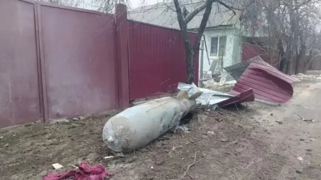 Орусия авиациясынын Черниговго аткан  ракеталары