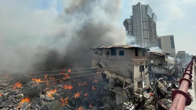 এর আগেও ঢাকার বঙ্গবাজারে একাধিকবার আগুন লাগার ঘটনা ঘটেছে। 