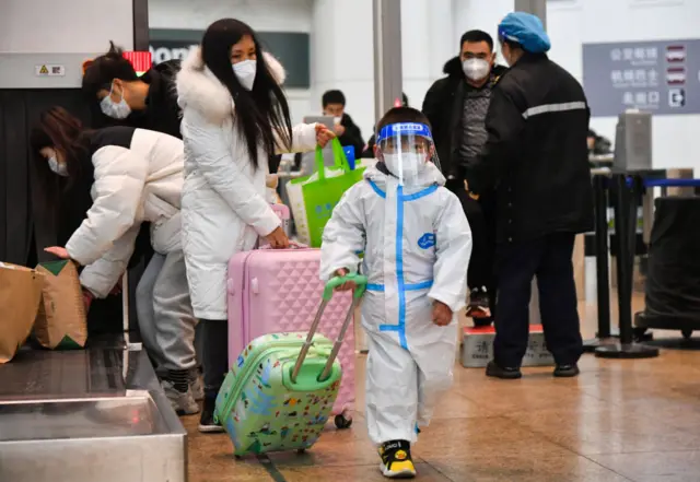 مسافرتهای داخلی چینیها در جریان تعطیلات سال نوی چینی که از هماکنون آغاز شده، بزرگترین جابهجایی انسانها در طول سال در کره زمین محسوب میشود