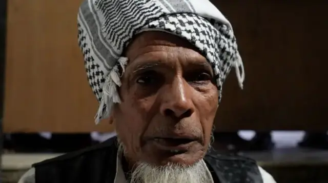  নফিস জানিয়েছেন, তার ছেলে বিলাল কাপড়ের কাজ করত। 