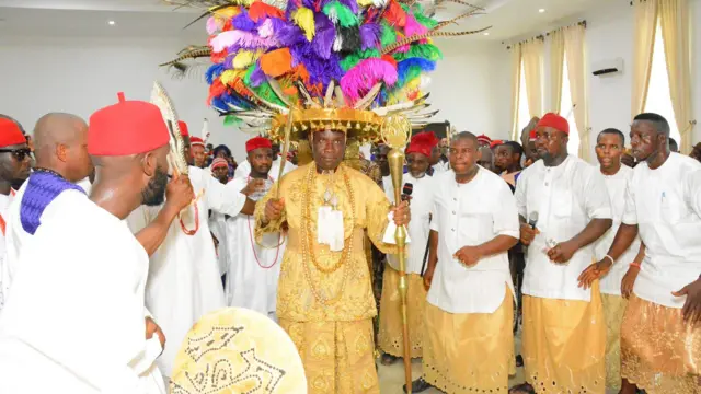 Igwe Oranu Chris Chidume na ndị imeobi ya