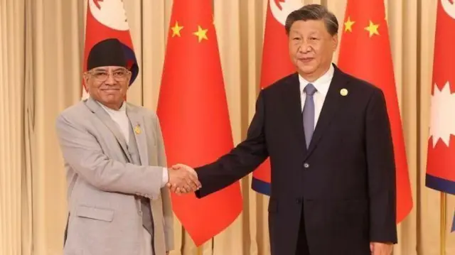 संयुक्त राष्ट्र आम सभा से लौटते हुए नेपाल के प्रधानमंत्री पुष्प कमल दाहाल 'प्रचंड' ने चीन की यात्रा की थी