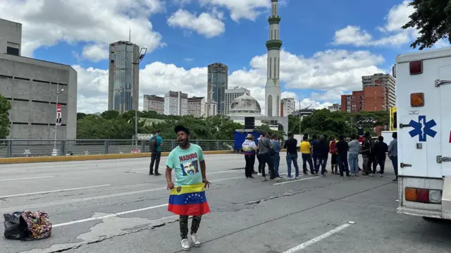 Comienzo de la marcha chavista en la avenida Libertador. 