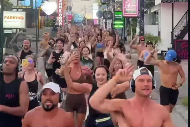 Event lari Bali Silent Disco yang diselenggarakan oleh Entourage Bali di Bali (24/7/2026)
