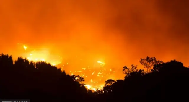 Испаниянын Андалусия аймагындагы алоолонгон жалын асман чапчыды...