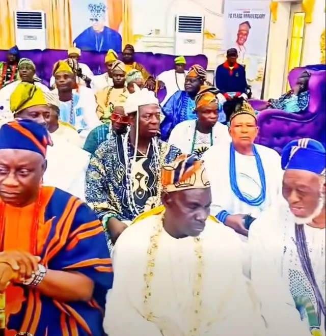 Awọn ọba to wa nibi ijokoo ti wọn ti gbe igbimọ naa dide