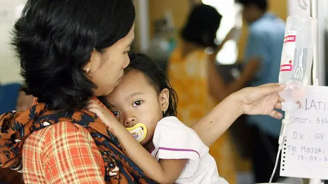 Ibu dan anaknya yang tengah dirawat di rumah sakit 