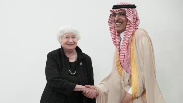 Йеллен и министр финансов Саудовской Аравии Мухаммед аль-Джадан