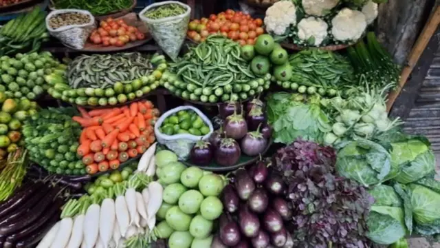 দ্রব্যমূল্য নিয়ে মানুষের মধ্যে হতাশা ও ক্ষোভ দেখা যাচ্ছে