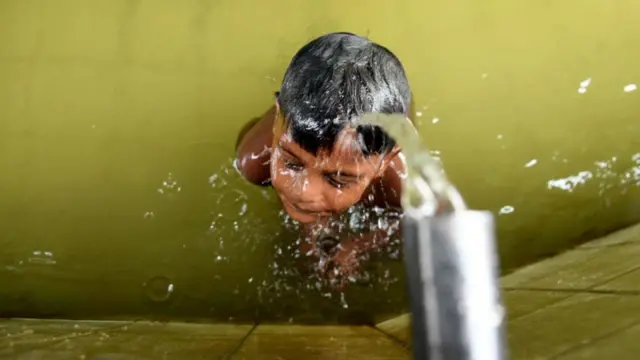 বৃষ্টিপাতের কারণে তাপমাত্রাও কমে আসবে।