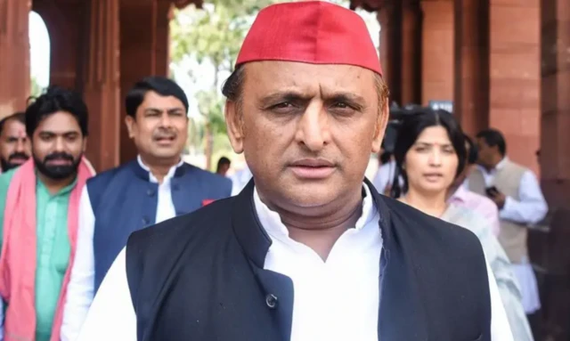 அகிலேஷ் யாதவ் 