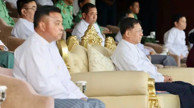 ဗိုလ်ချုပ်မှူးကြီးမင်းအောင်လှိုင်နဲ့အတူ တွေ့ရတဲ့ စစ်ဘက်ရေးရာလုံခြုံရေးအရာရှိချုပ် ဗိုလ်ချုပ်ကြီးရဲဝင်းဦး