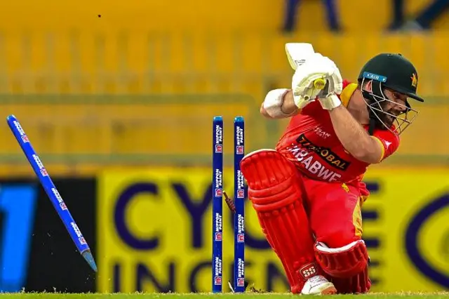 දුෂ්මන්ත චමීරගේ පන්දුවකට සිම්බාබ්වේ ප්‍රතිකරුවෙකු දැවී ගිය අයුරු