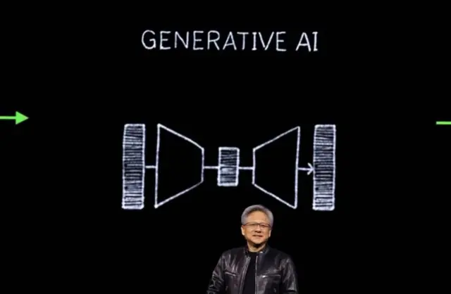 હુઆંગે ઓરેગોન સ્ટેટ યુનિવર્સિટીમાં ઈલેક્ટ્રિકલ એન્જિનિયરિંગનો અભ્યાસ કર્યો હતો
