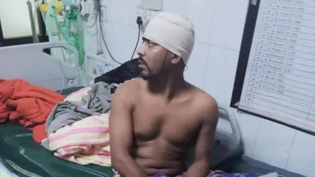 হামলায় আহতদের হাসপাতালে ভর্তি করা হয়