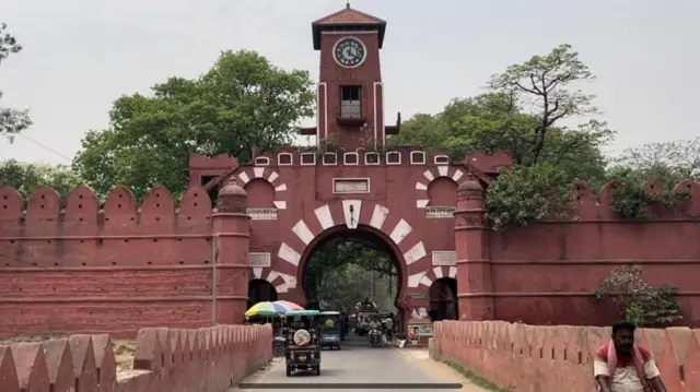 मुंगेर का क़िला इस शहर की ख़ास पहचान है.