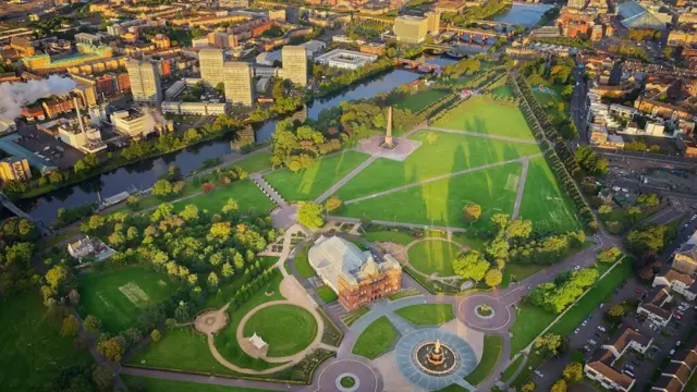 في المتوسط، يعيش ثماينة من كل 10 أطفال في غلاسكو ضمن مسافة 400 متر من المساحات الخضراء العامة