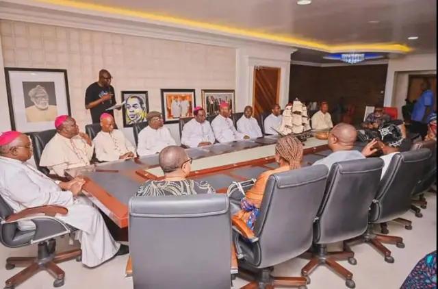 Ndị Bishọpụ ụka Katọlik na Ọdịda Anyanwụ