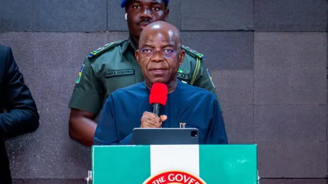 Gọvanọ Alex Otti 