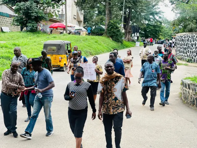Awọn olukọ ASUU to n se iwọde ni Fasiti Ibadan