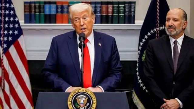 மேலும், இரானில் போராட்டக்காரர்கள் மீது வன்முறை நடவடிக்கை எடுக்கப்பட்டால், அதற்குப் பதிலாக தானும் சில நடவடிக்கைகளை எடுப்பேன் என்றும் டிரம்ப் தெளிவாக கூறியுள்ளார்.
