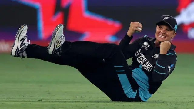 शूज़ बेट्स