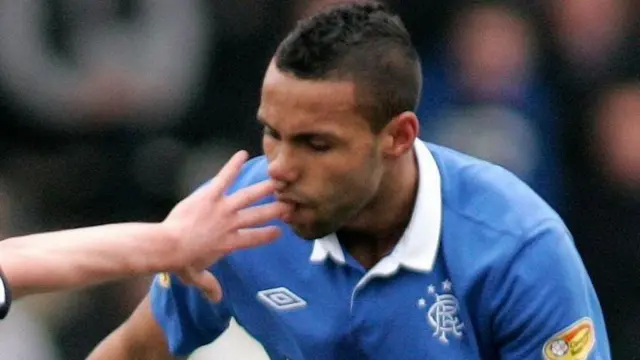 عکس پروفایل کایل بارتلی در ویکیپدیا چشمگیر بود، البته در معنای منفی آن