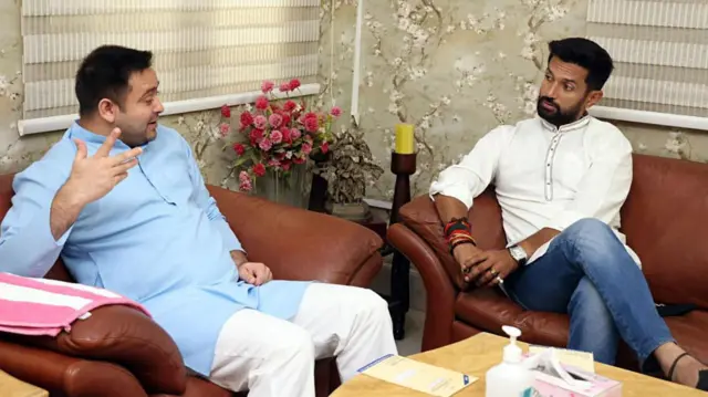 तेजस्वी यादव और चिराग पासवान के संबंध काफ़ी मधुर रहे हैं.