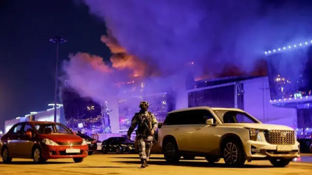 Aangawoonni Raashiyaa hidhattoota haleellaa raawwatan adamsuutti jiru