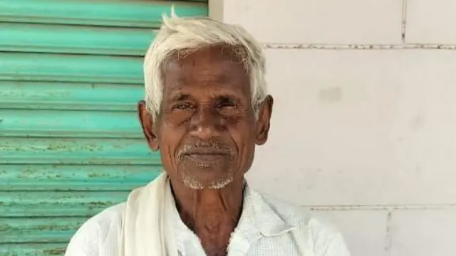 மயானத்துக்கு செல்ல சாலை வசதி இல்லை