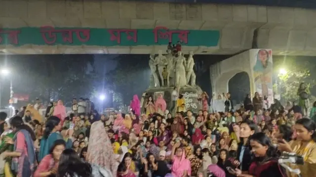 ধর্ষণ-নির্যাতনের প্রতিবাদে ঢাকা বিশ্ববিদ্যালয়ে বিক্ষোভ