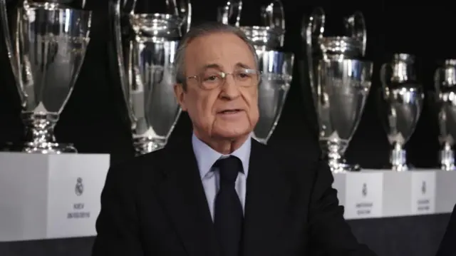 Umukuru wa Real Madrid Florentino Perez yatumyeko inama 'idasanzwe' yo kwiga ibirego vy'ibiturire vyagirizwa umukeba wayo ruhebwa Barcelona