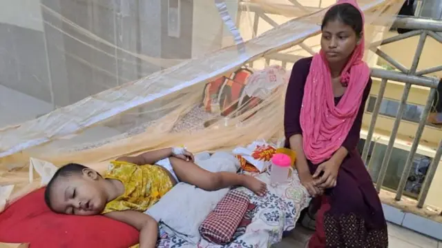 ডেঙ্গু আক্রান্ত হয়ে হাসপাতালে চিকিৎসাধীন শিশু