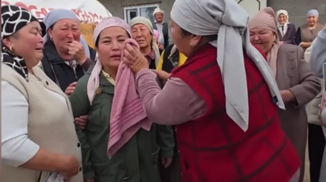 Keng ochiq eshak Jinsiy aloqa uchun qisqa raqam