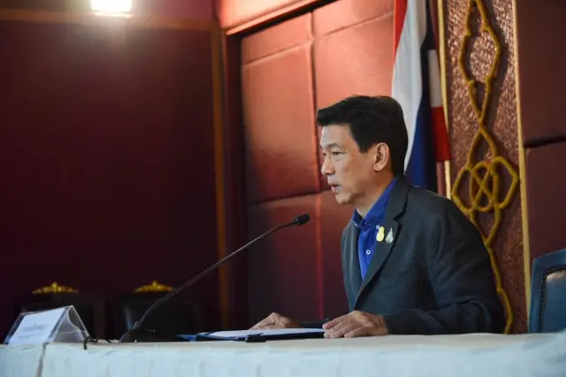 အစ္စရေးက ထိုင်းနိုင်ငံသားတွေ အခြေအနေကို ဒီနေ့မွန်းလွဲပိုင်း သတင်းစာရှင်းလင်းပွဲမှာ ပြောကြားနေတဲ့ ထိုင်းနိုင်ငံခြားရေးဝန်ကြီး