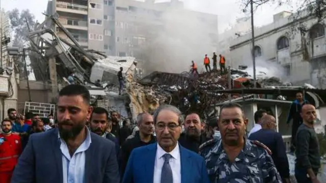 সিরিয়ার পররাষ্ট্রমন্ত্রী ফয়সাল মেকদাদ ঘটনাস্থল পরিদর্শন করেন