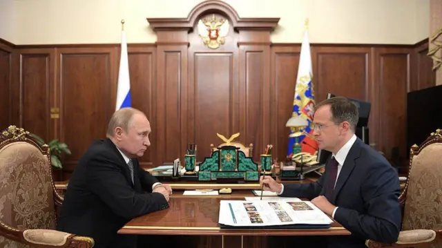 Мединський і Путін сидять один навпроти іншого у кабінеті