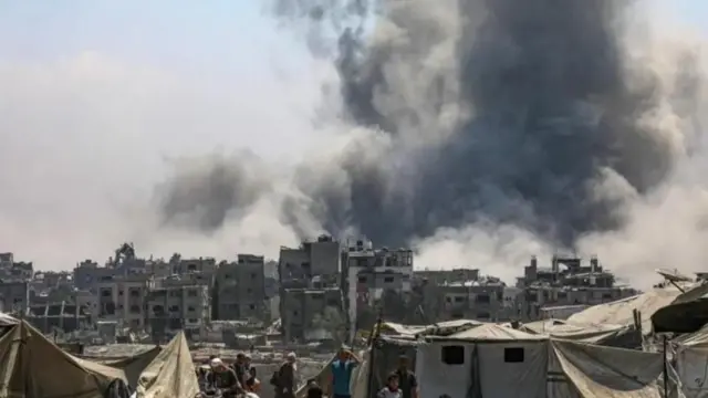 Ишембиде Израилдин аба соккусунан кийин Газа шаарында кара түтүн асманга көтөрүлдү