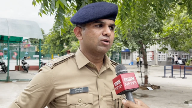 અમદાવાદ ખોખરા સેવન્થ ડે મર્ડર, તીક્ષણ હથિયાર, શિક્ષણ વિભાગ, હર્ષ સંઘવી, શિક્ષણ મંત્રી પ્રફુલ પાનસેરિયા, ક્રાઇમ બ્રાન્ચ તપાસ, બીબીસી ગુજરાતી